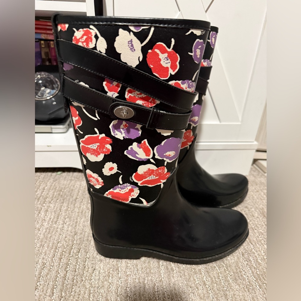 🌸 Coach Floral Rain Boots Size 7.5 Black Red Turnlock Rubber Mid Calf